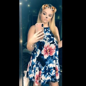 Lulu’s Floral Dress size M